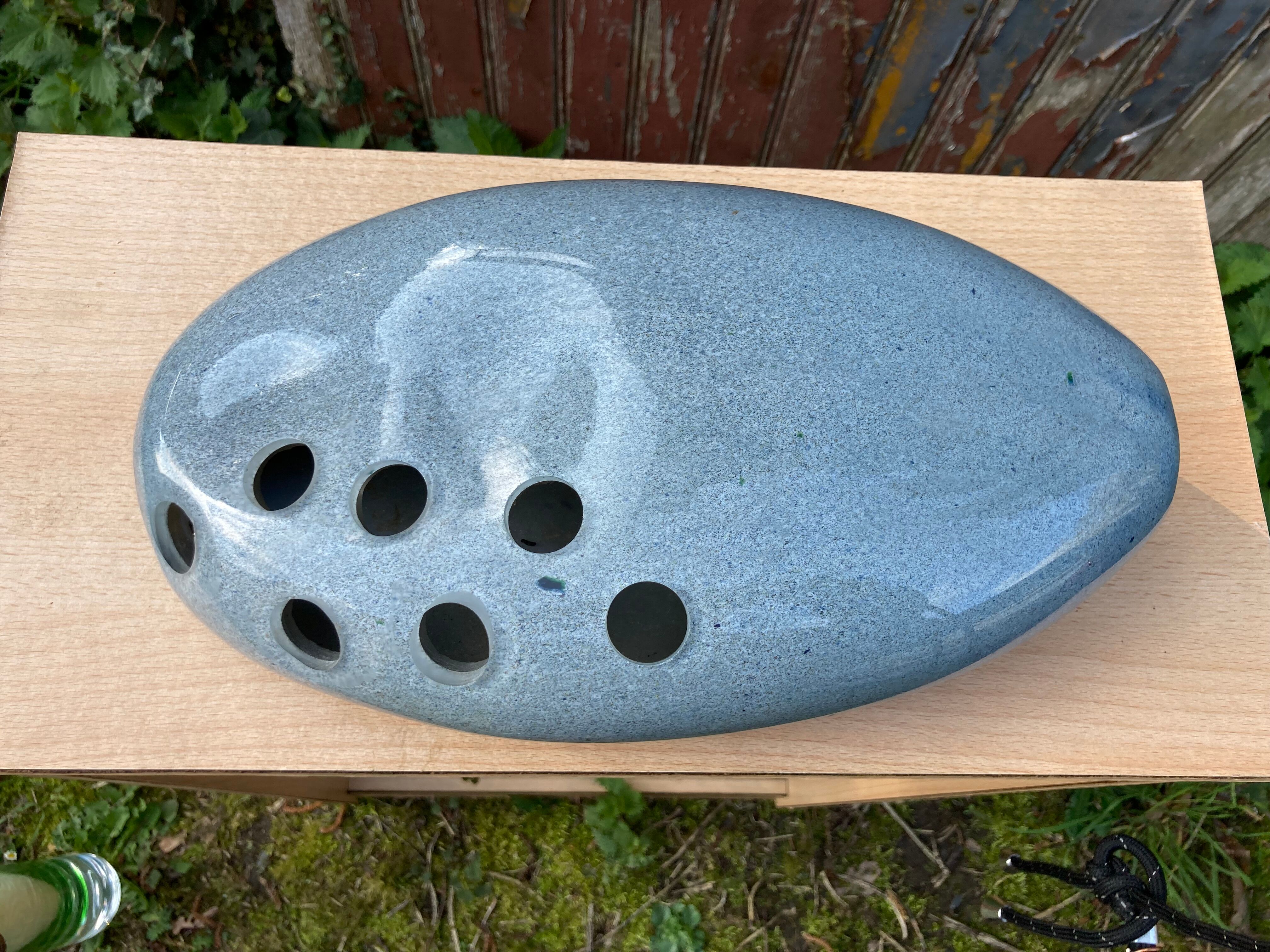 Pique glass flowers, hick double glass paste in the shape of a pebble