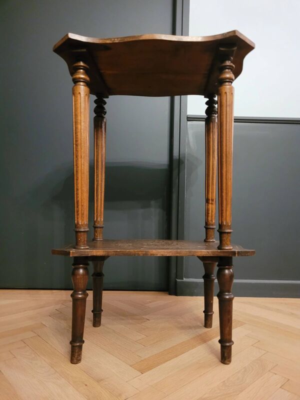 Sellette ancienne en bois gravé - Ref 698