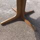 Extendable round table for 4 to 6 people, wood.