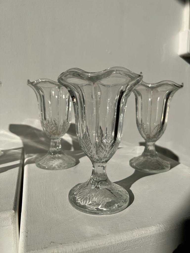 6 vintage ice cream cups with stylized foliage motifs