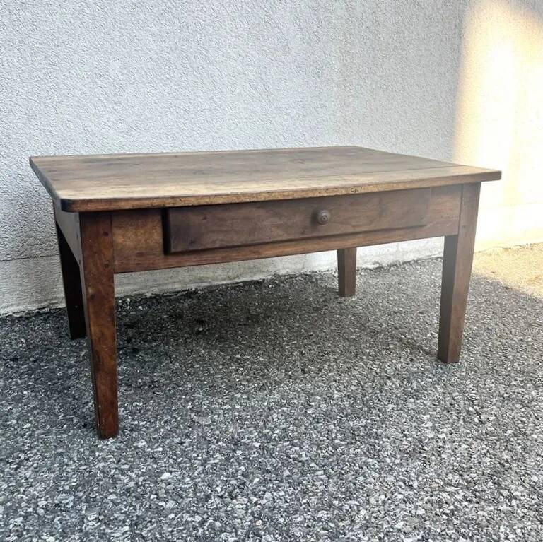 Table basse en bois massif