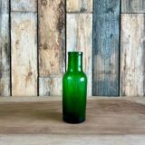 Vase en verre vert