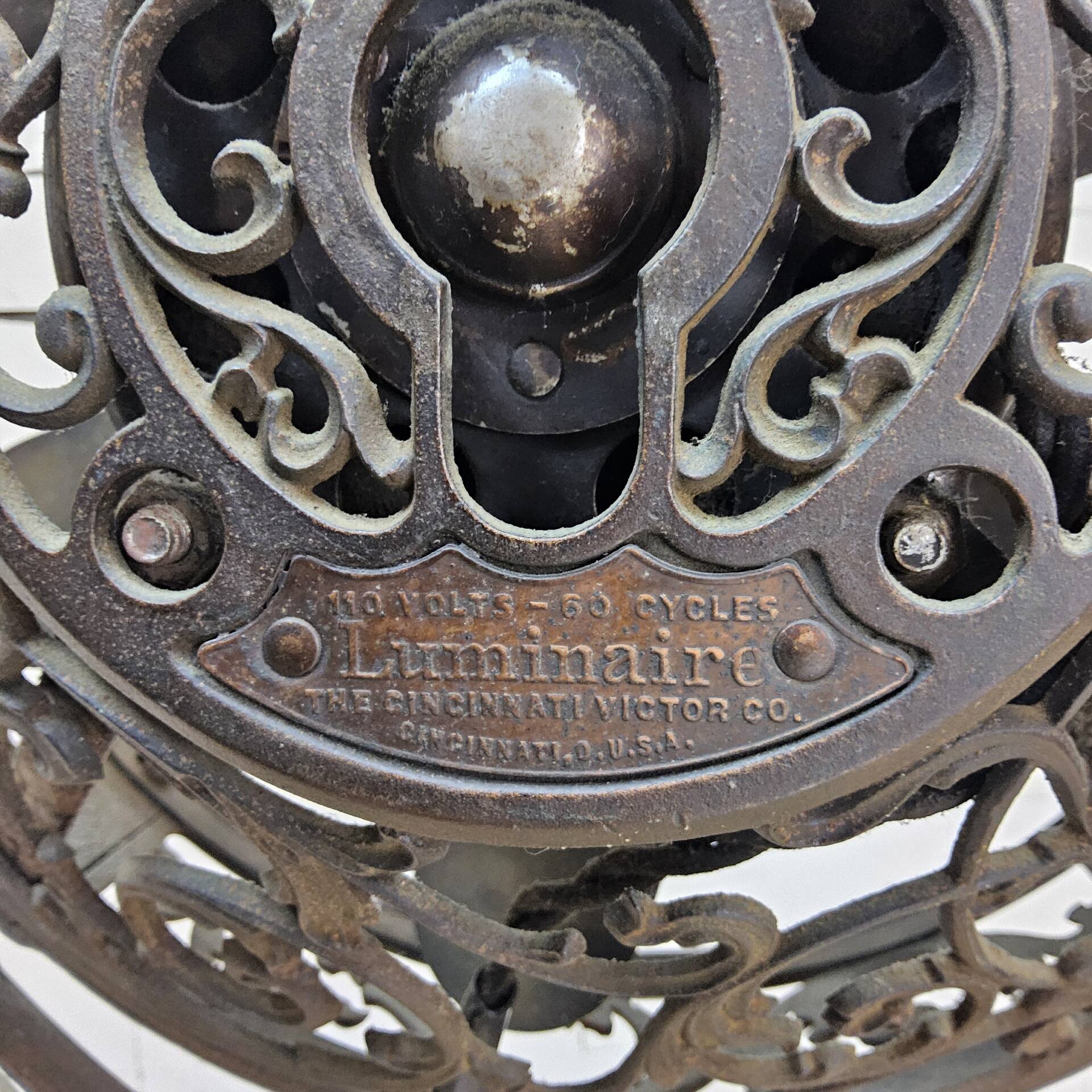 Antique Art Nouveau floor lamp with fan "Luminaire"