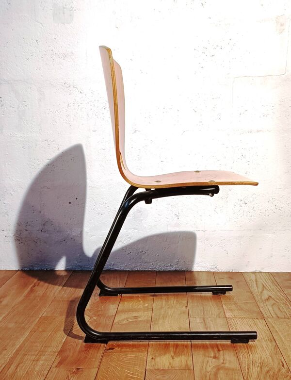Chaise de cantine vintage