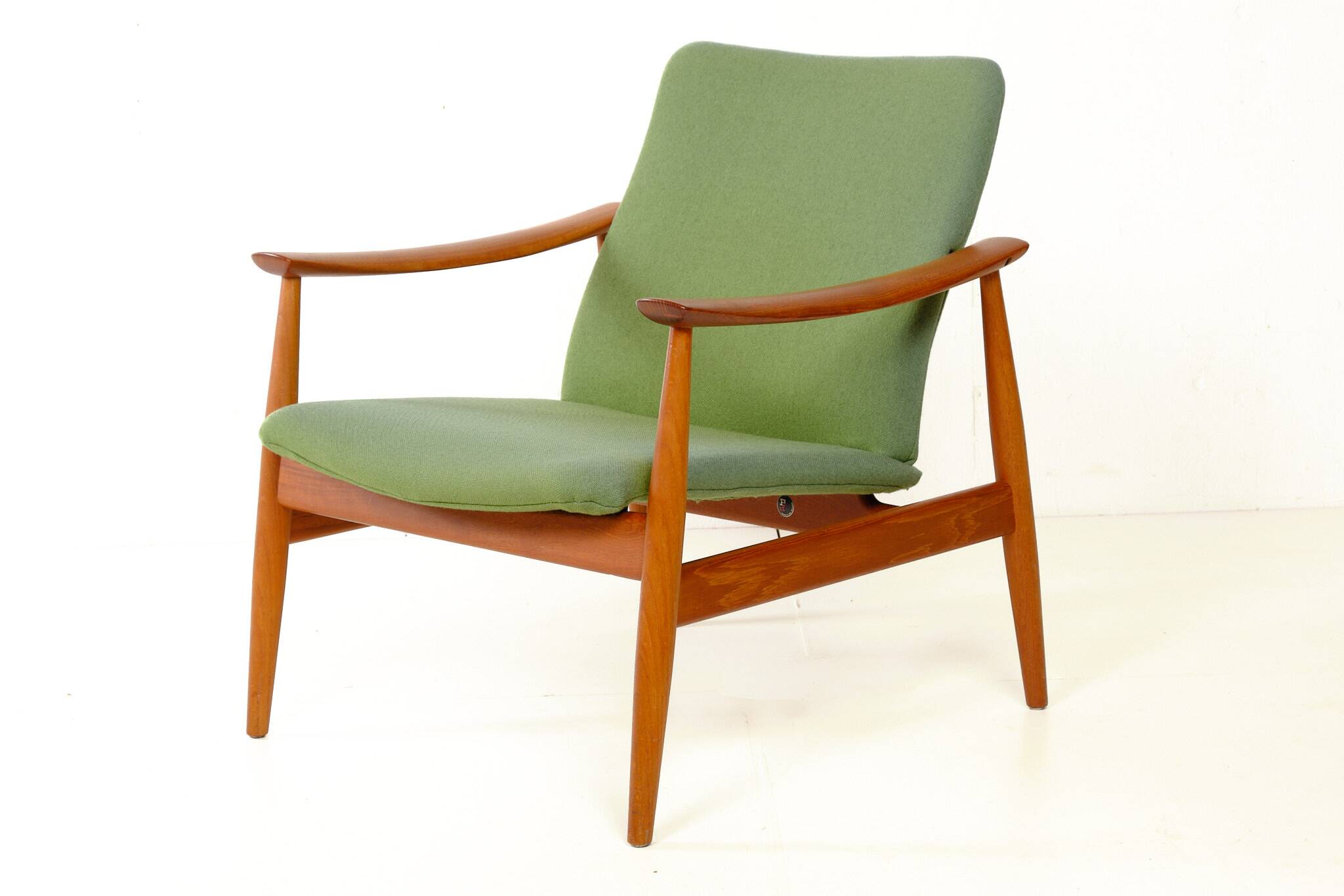 Arne Vodder FD 161 armchair, teak and wool