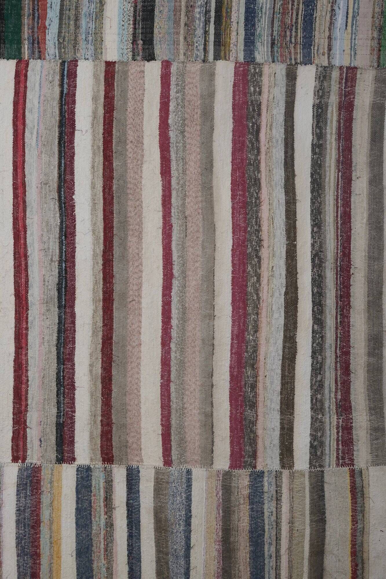 Vintage Turkish kilim, handwoven, 398x401 cm.