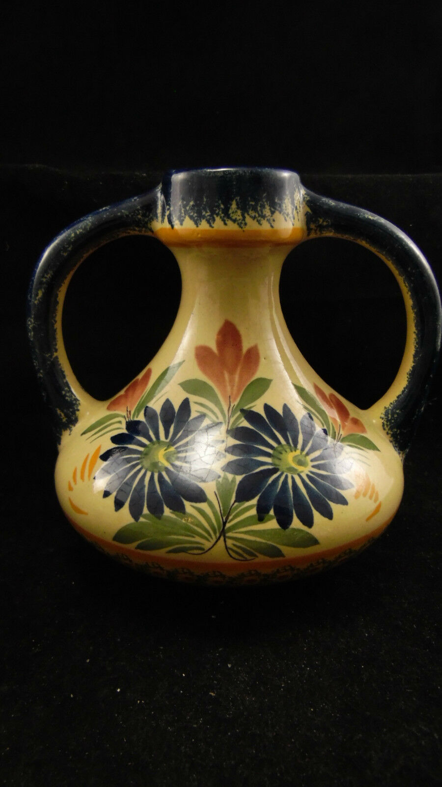 Lot of 2 ceramics Quimper Henriot and HB a vase and a milk pot