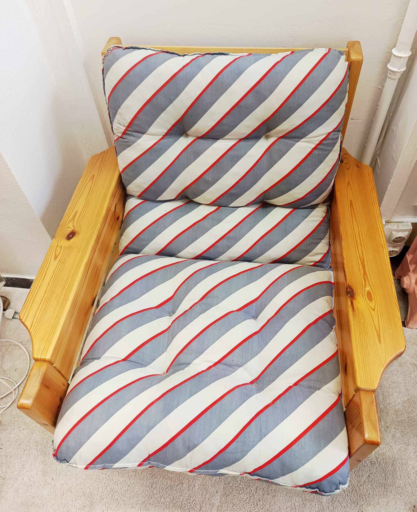 Scandinavian armchair in solid pine 1970