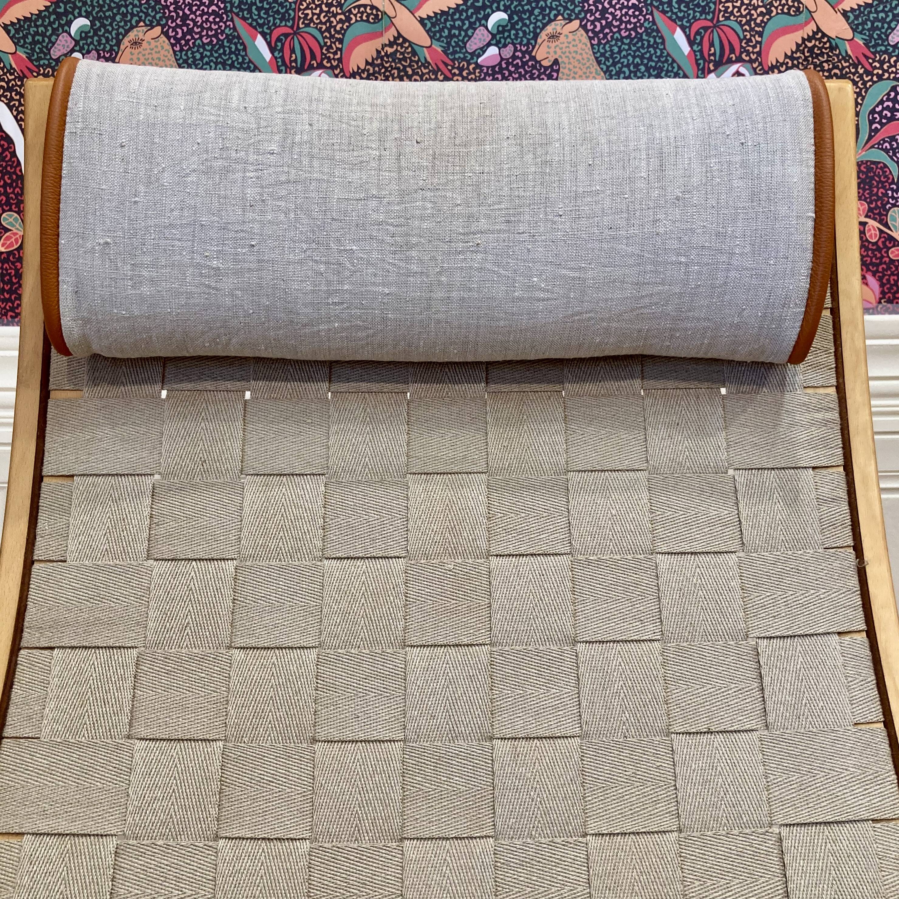 FAUTEUIL ET SON OTTOMAN "DESIGN SCANDINAVE".