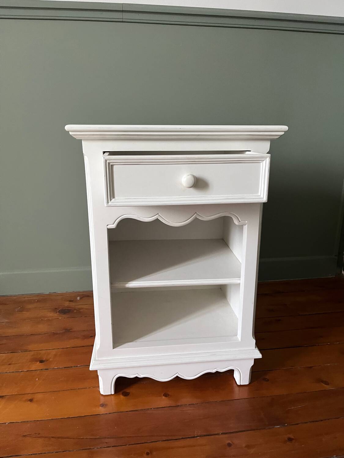 Interior's bedside table