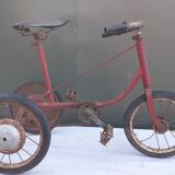 Tricycle enfant ancien