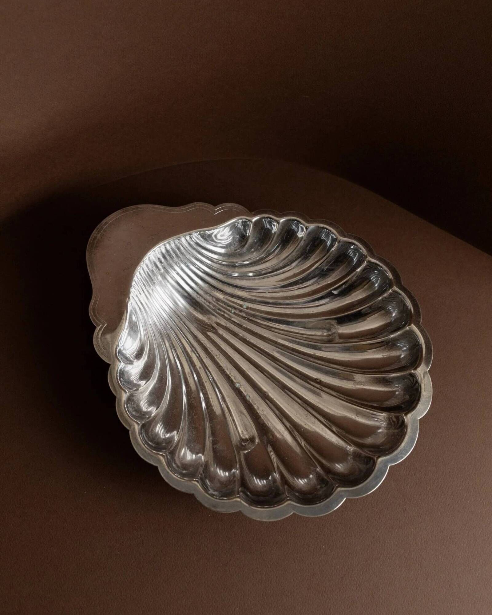 Silver-plated metal shell-shaped saladier from Italy, 1960s, vintage fruit and jewellery bowl