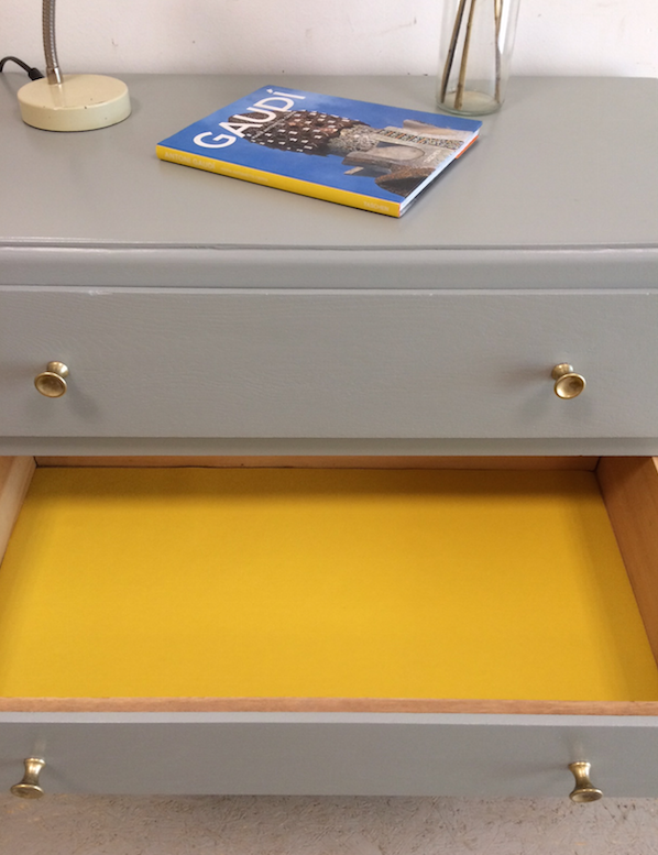 Commode vintage gris safran