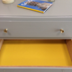 Commode vintage gris safran