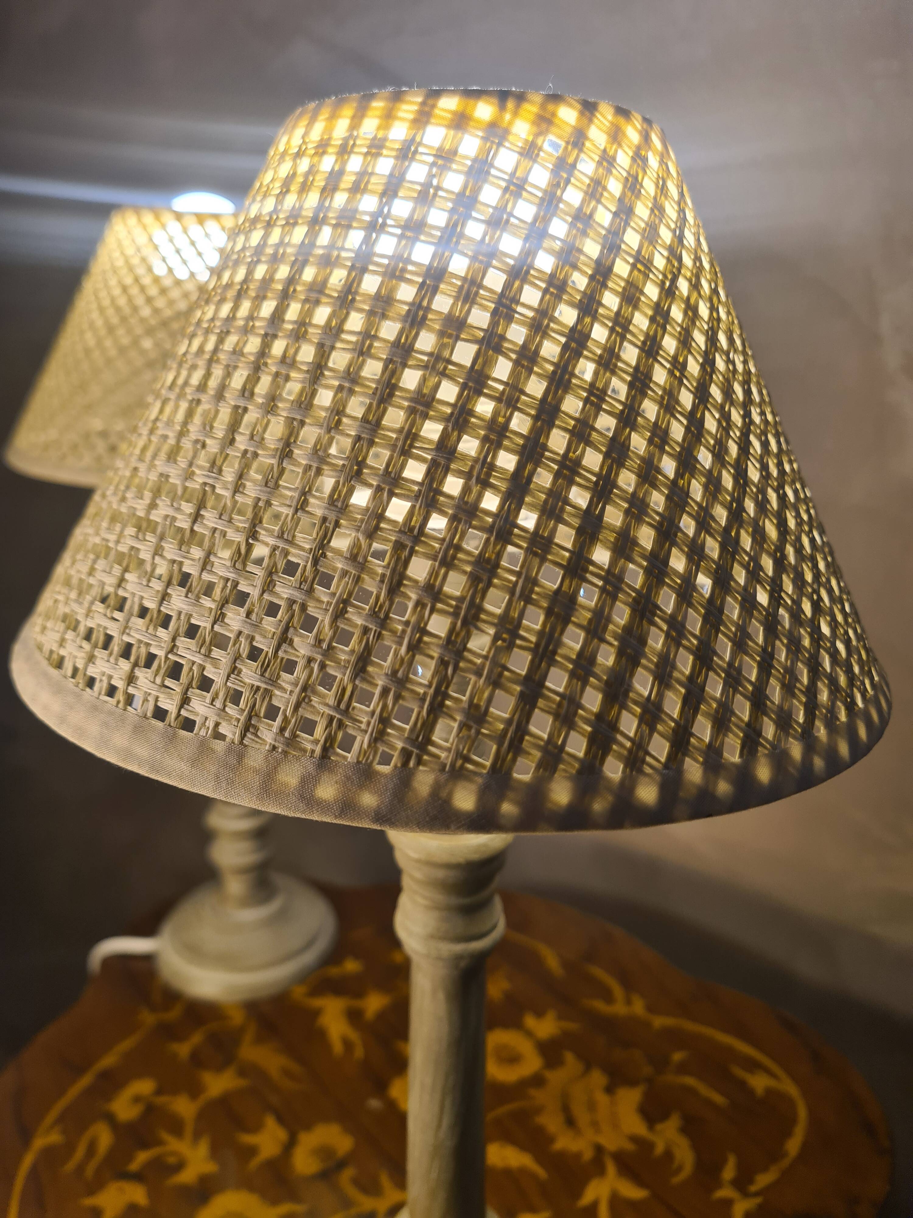 Paire de lampes bois  classic  abat jour osier 44x20 elec ok tres bon etat