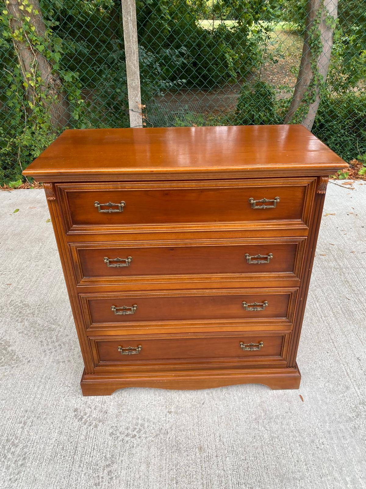 Commode 4 tiroirs style Louis-Philippe Idéal rangement ou projet relooking