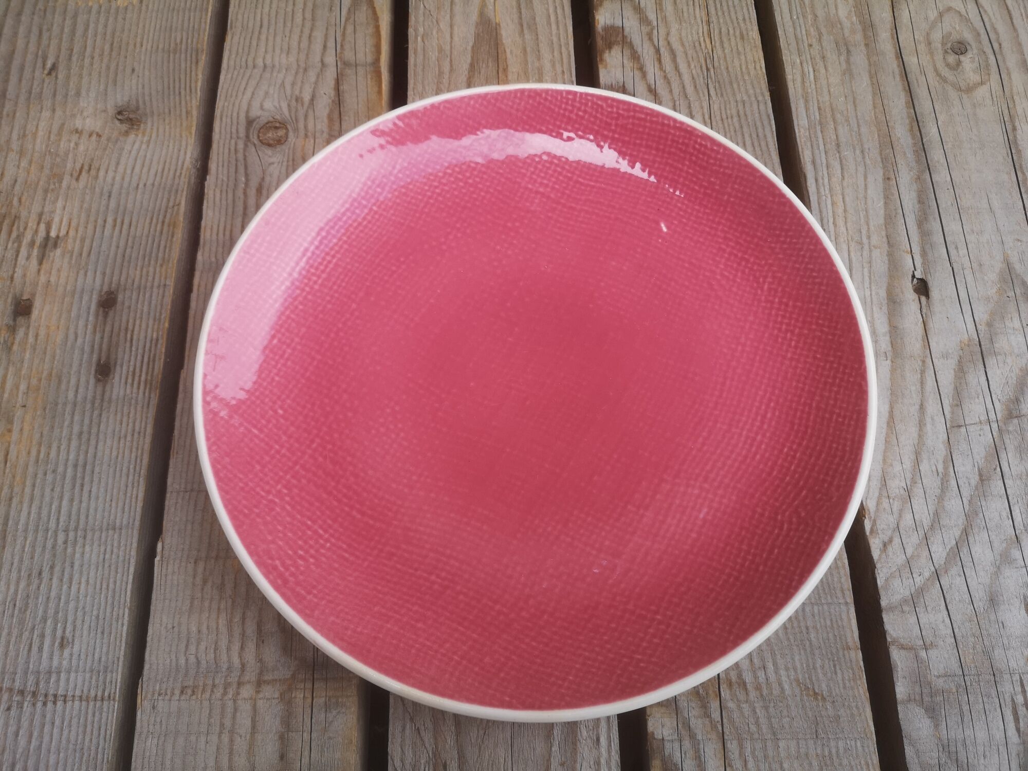 Plate in Faience de Salins Model Deauville Raspberry