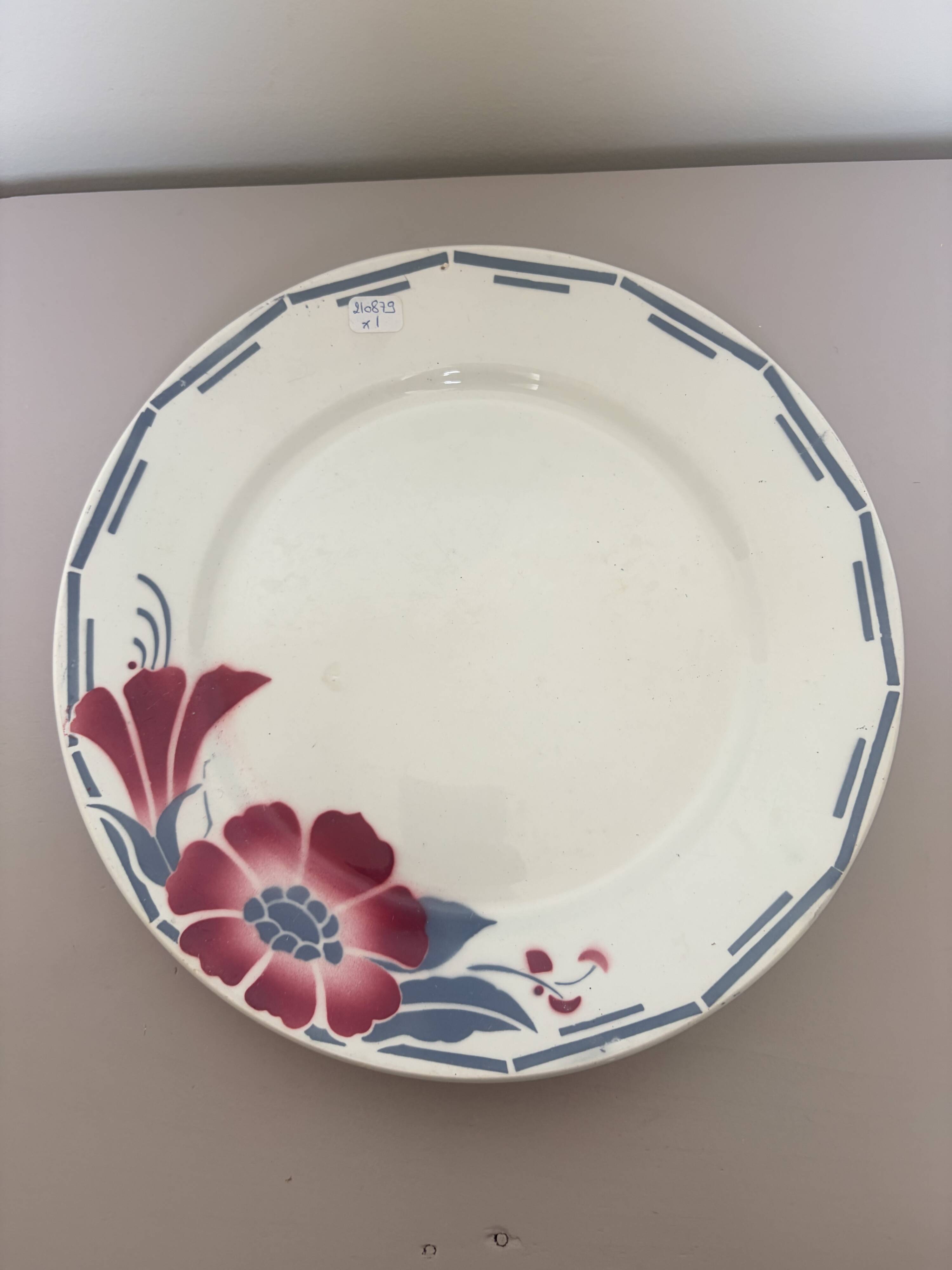 1 vintage round plate from the Céranord factory model Gavarnie 210879