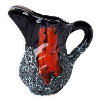 Fat lava pitcher