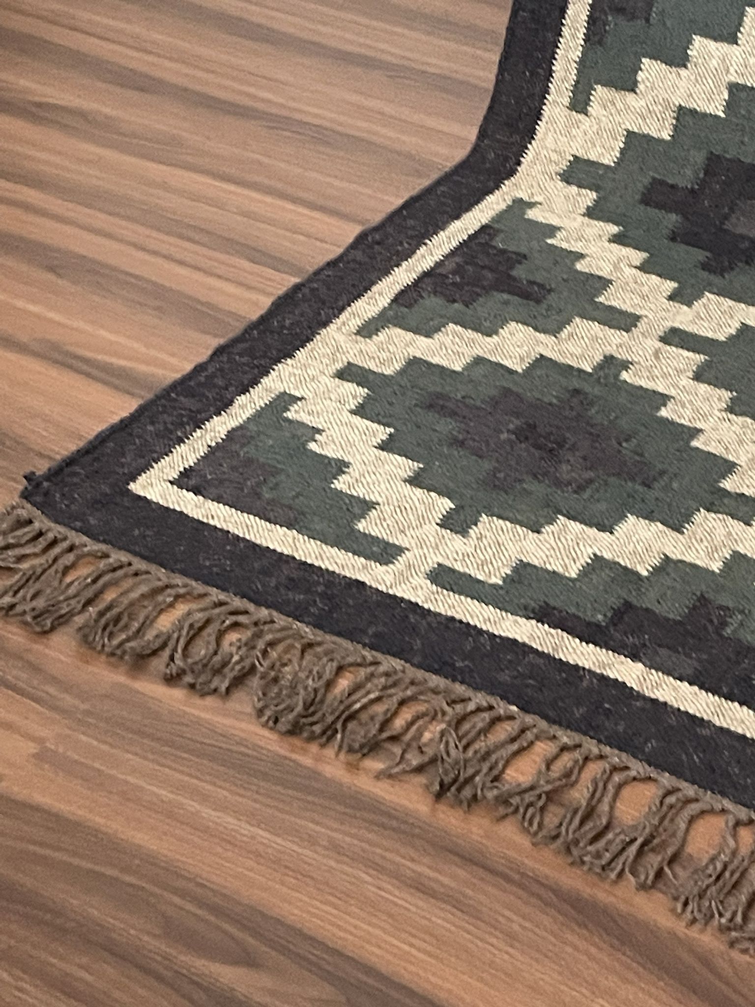 6.5x6.5 ft - handmade jute/wool rug