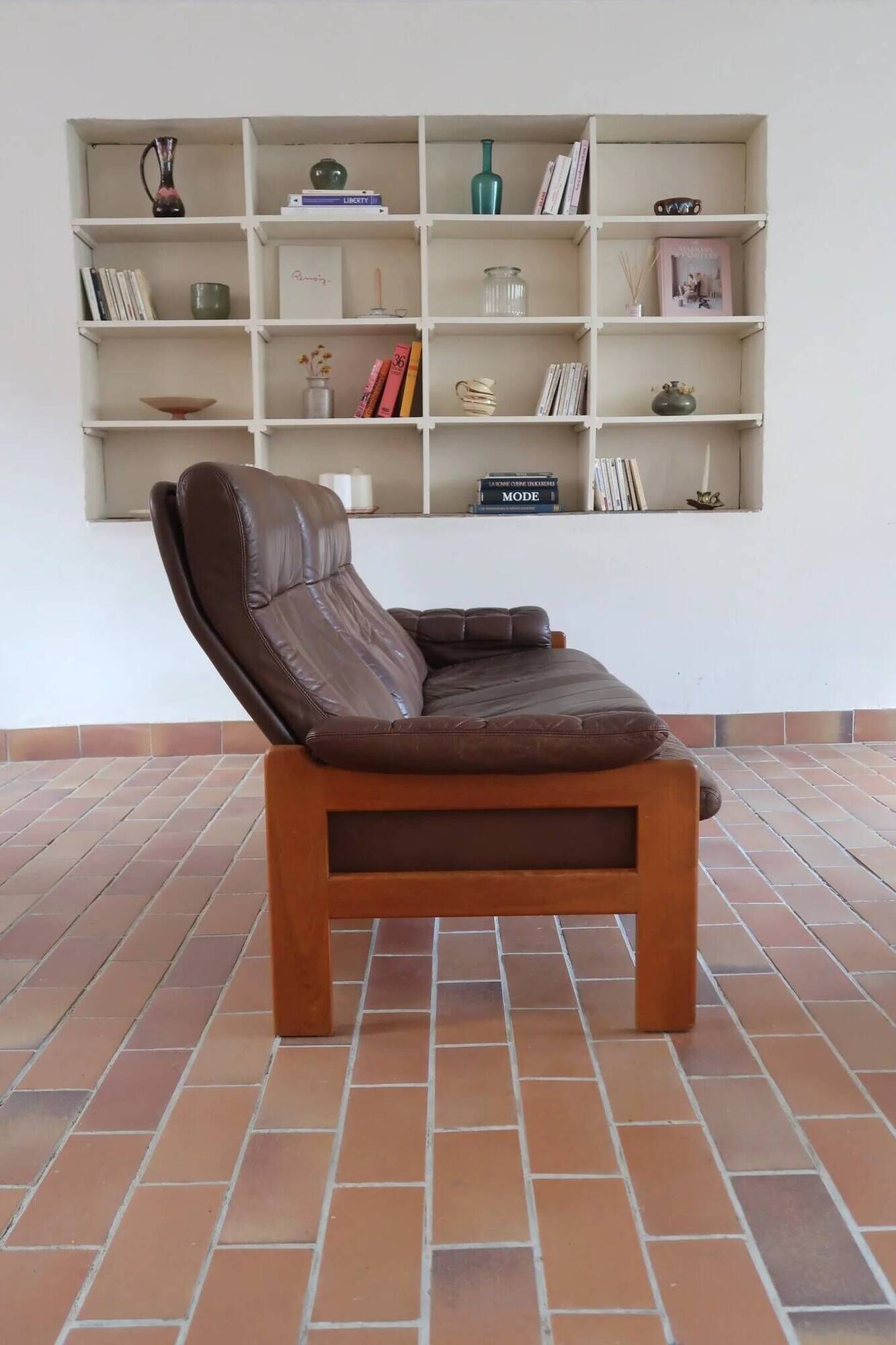 Brown leather 3-seater sofa, Sven Ellekaer for Skipper, 1982.