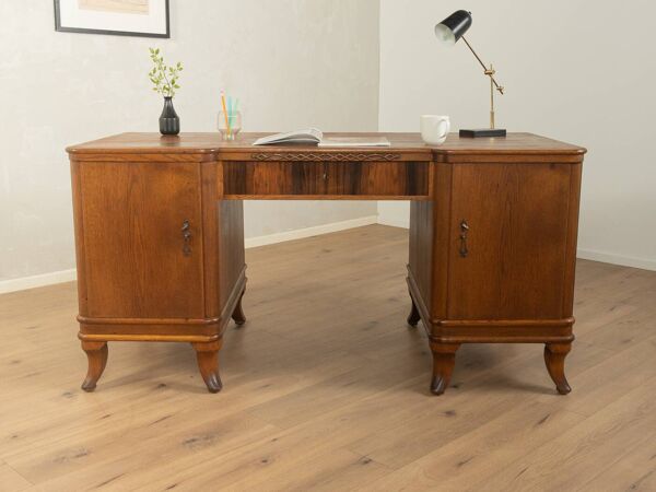 Bureau Art Déco élégant avec des pieds courbés