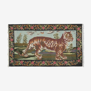 Vintage tiger kilim rug - animal tapestry 6'8" x 9'4"