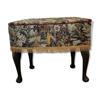 English tapestry worker