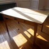 Farmhouse table with drawer
