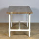 Table avec une base en fer