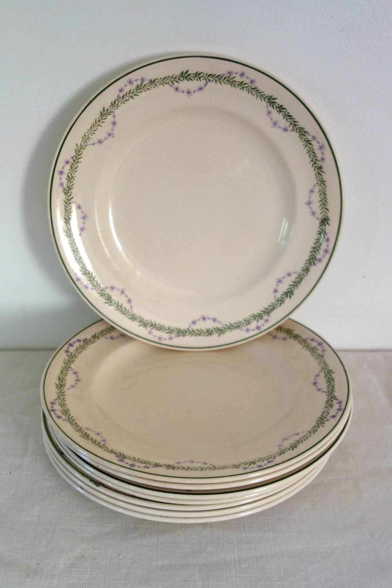 8 flat plates Longwy model Loridan circa 1900