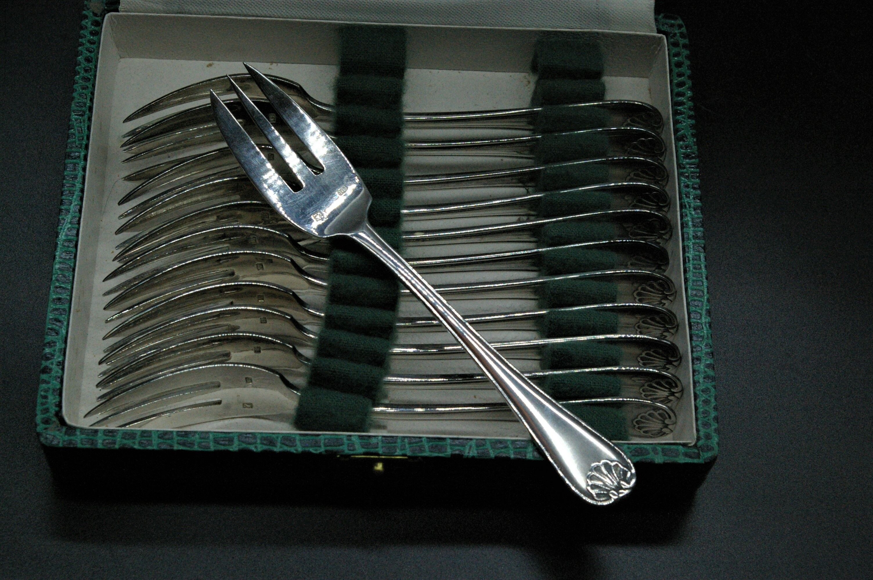 12 silver metal cake forks model louis xv style shell