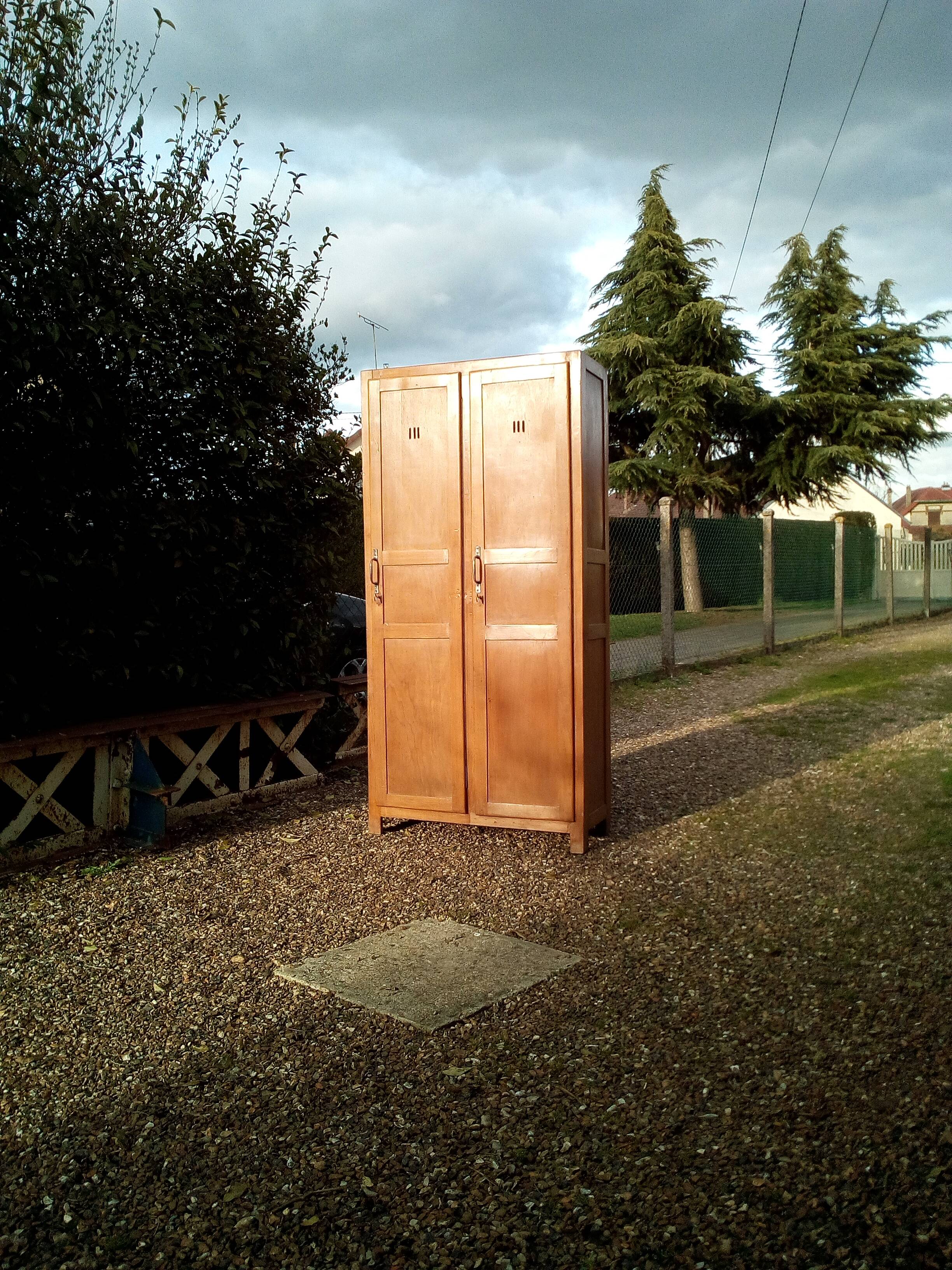Vestaire double en bois