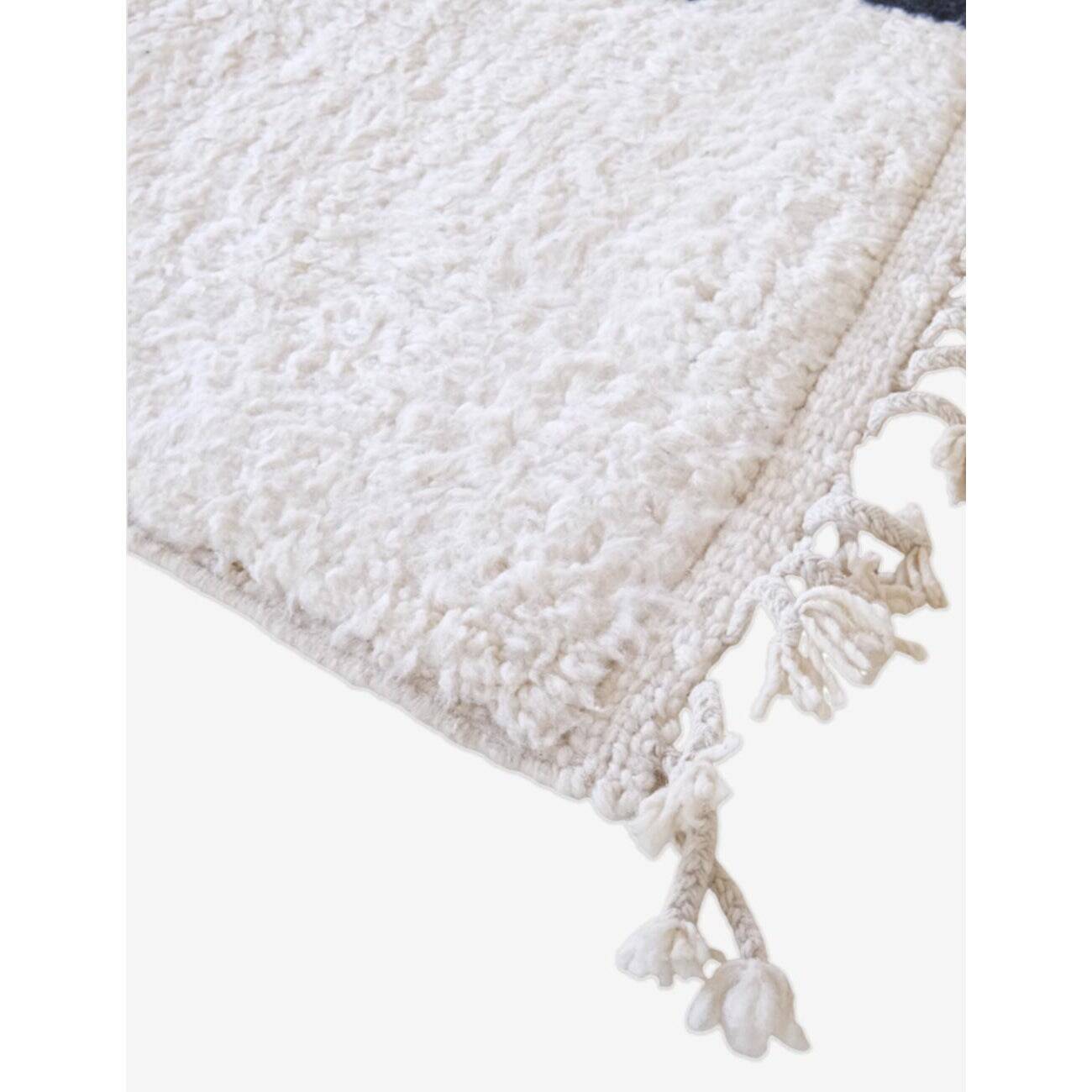 Traditional hand-woven Berber wool rug, size 150 x 250 cm