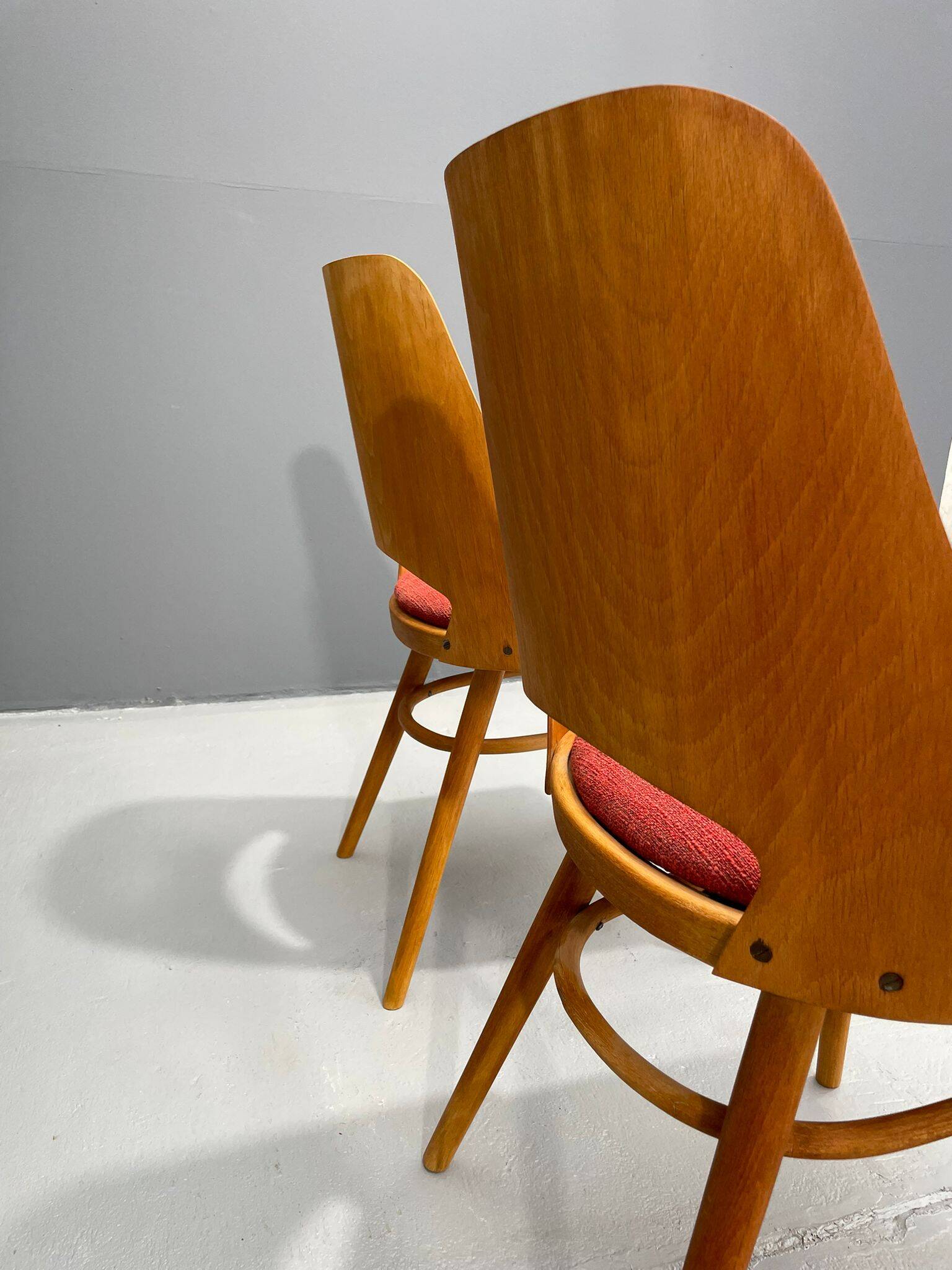 Pair of TON Model 514 Dining Chairs – Radomír Hofman, 1960s