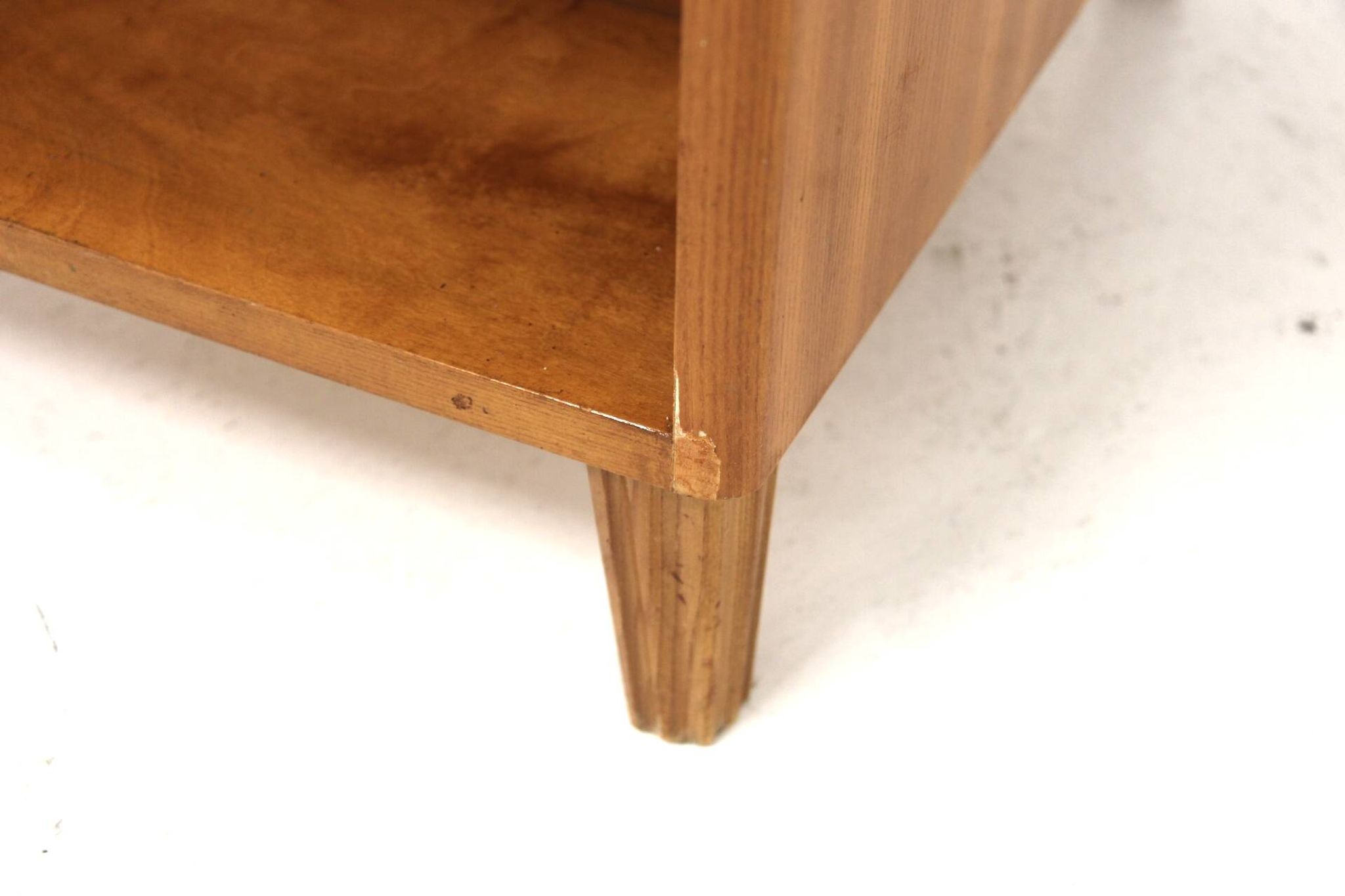 Bureau scandinave en orme, par Swedish Modern, Suède, 1940