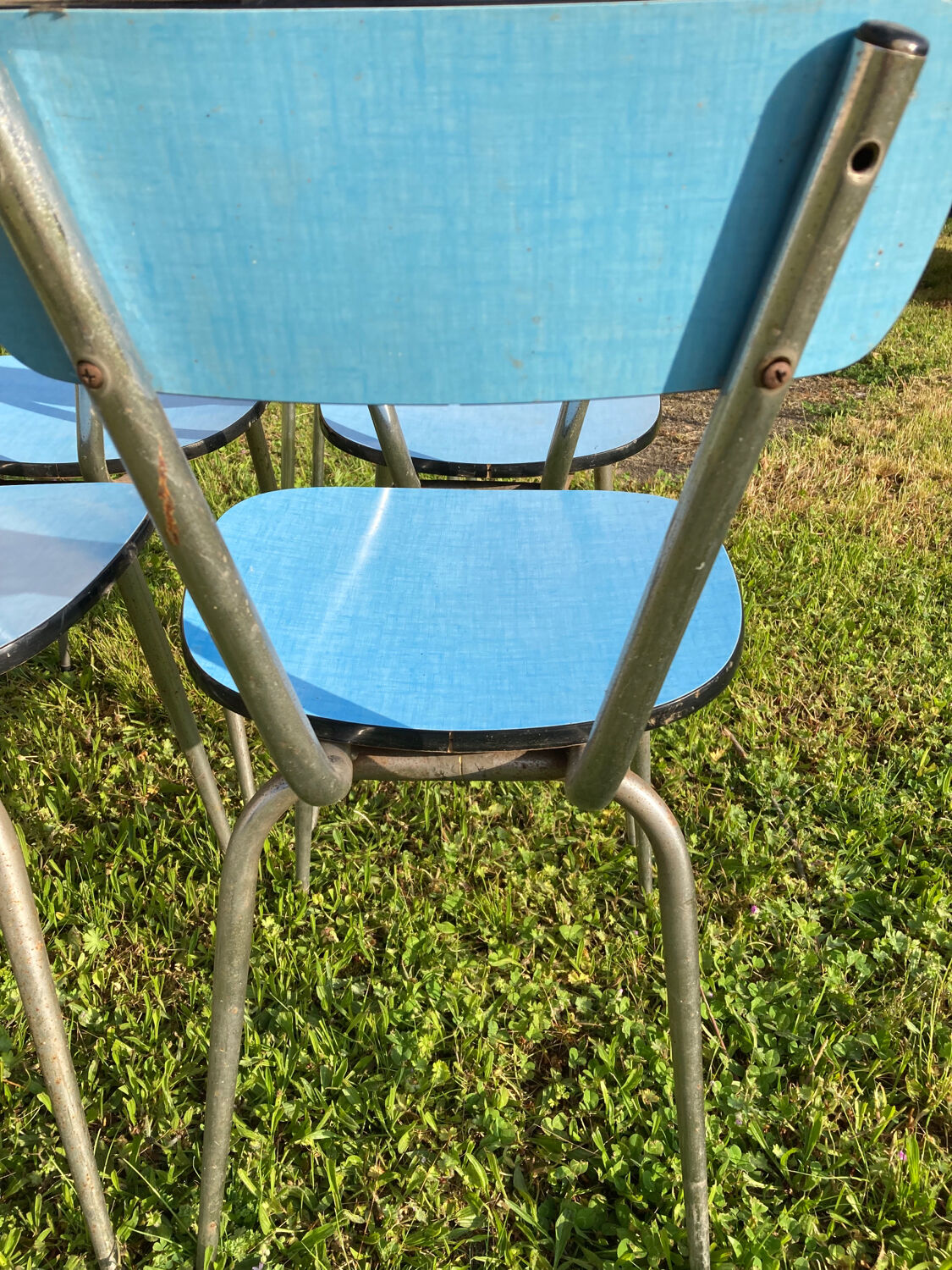 Formica blue set of 4 chairs +1 stool