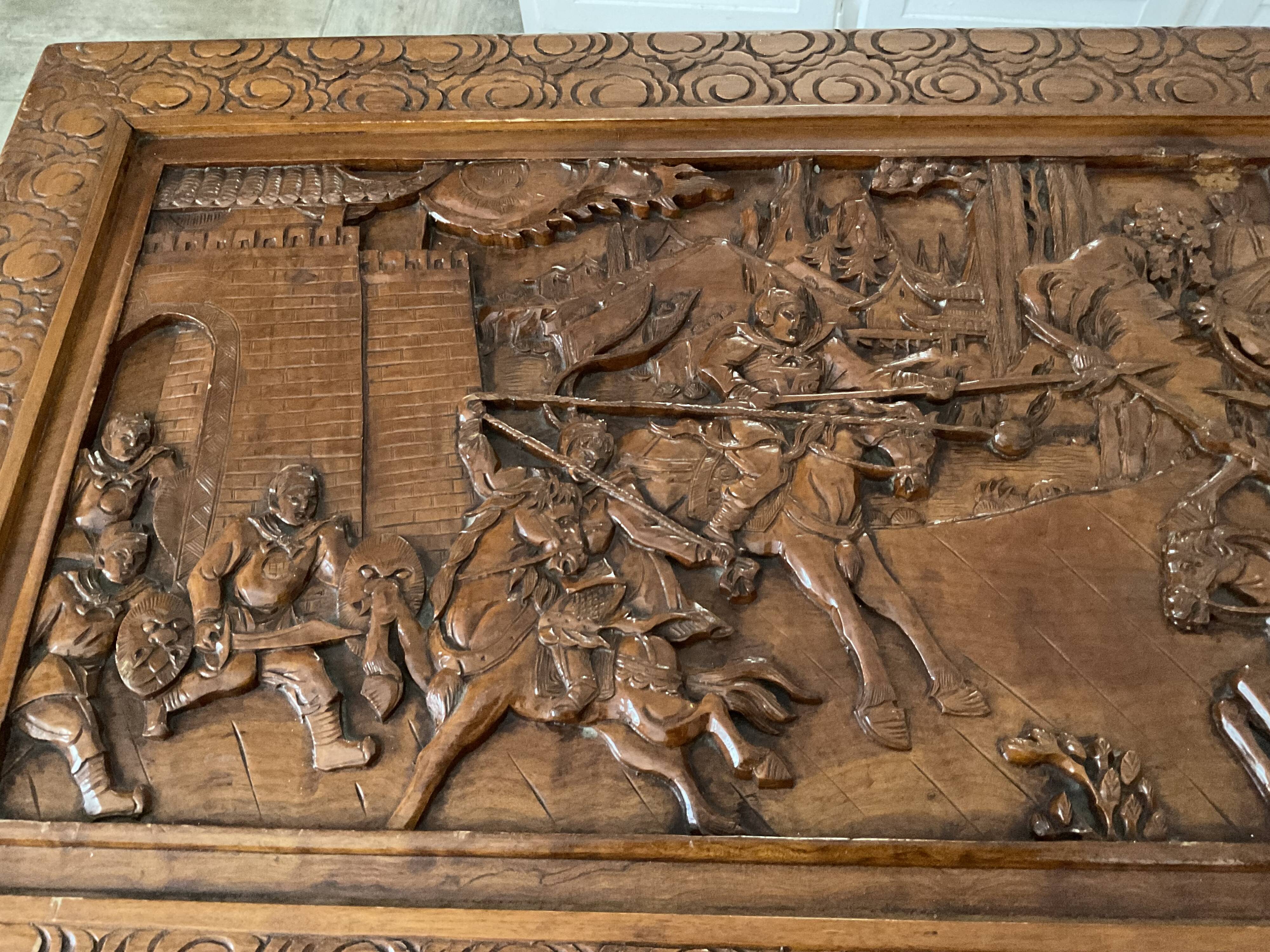 Large chinese chest, carved camphor wood. 1st half of the XXth century