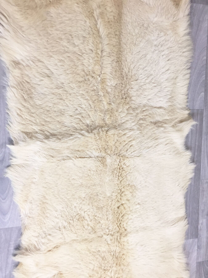 Tapis peau de chèvre, années 70 - 160x80cm