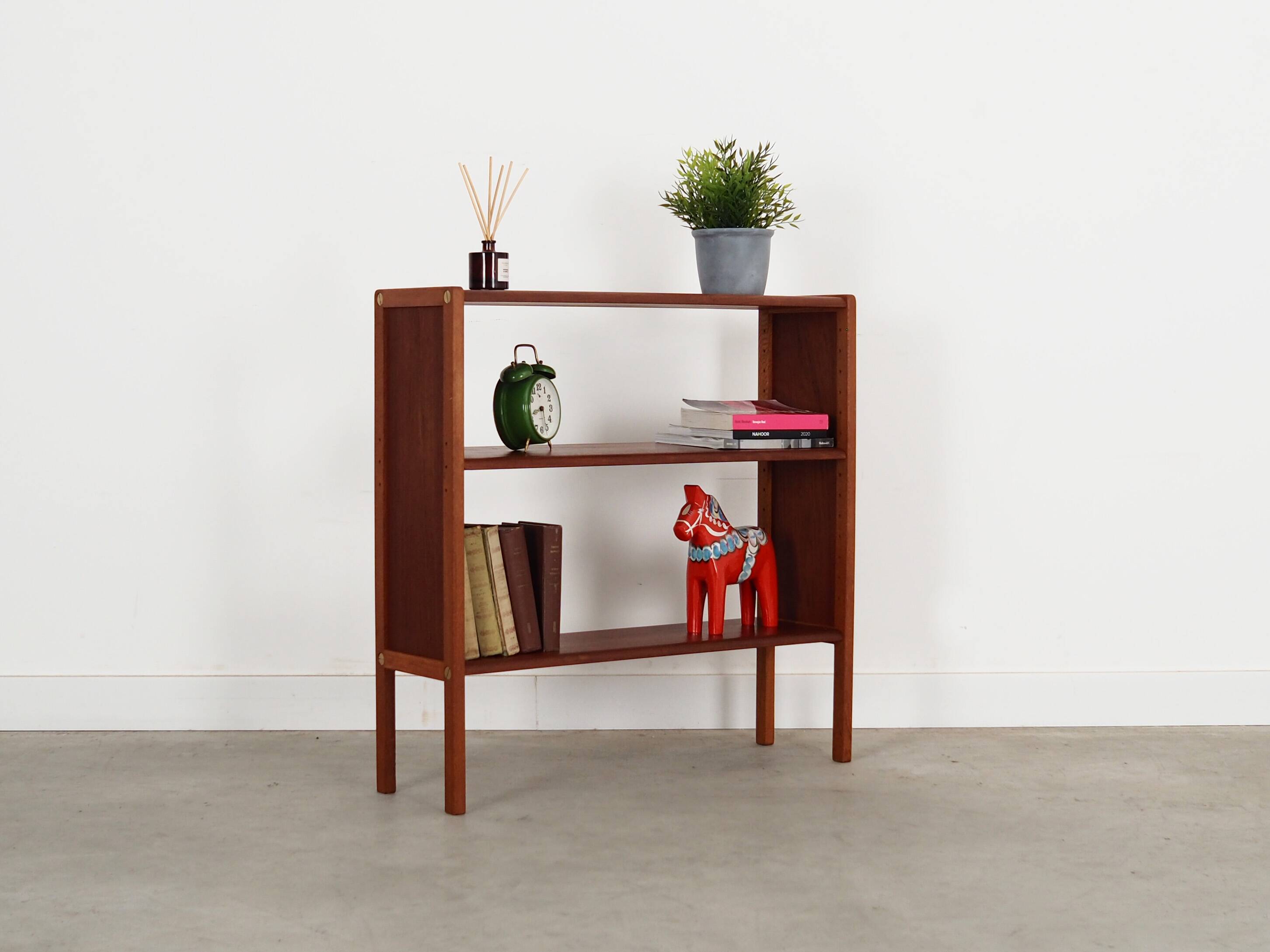 Bibliothèque en teck, design danois, années 1970, production : Danemark