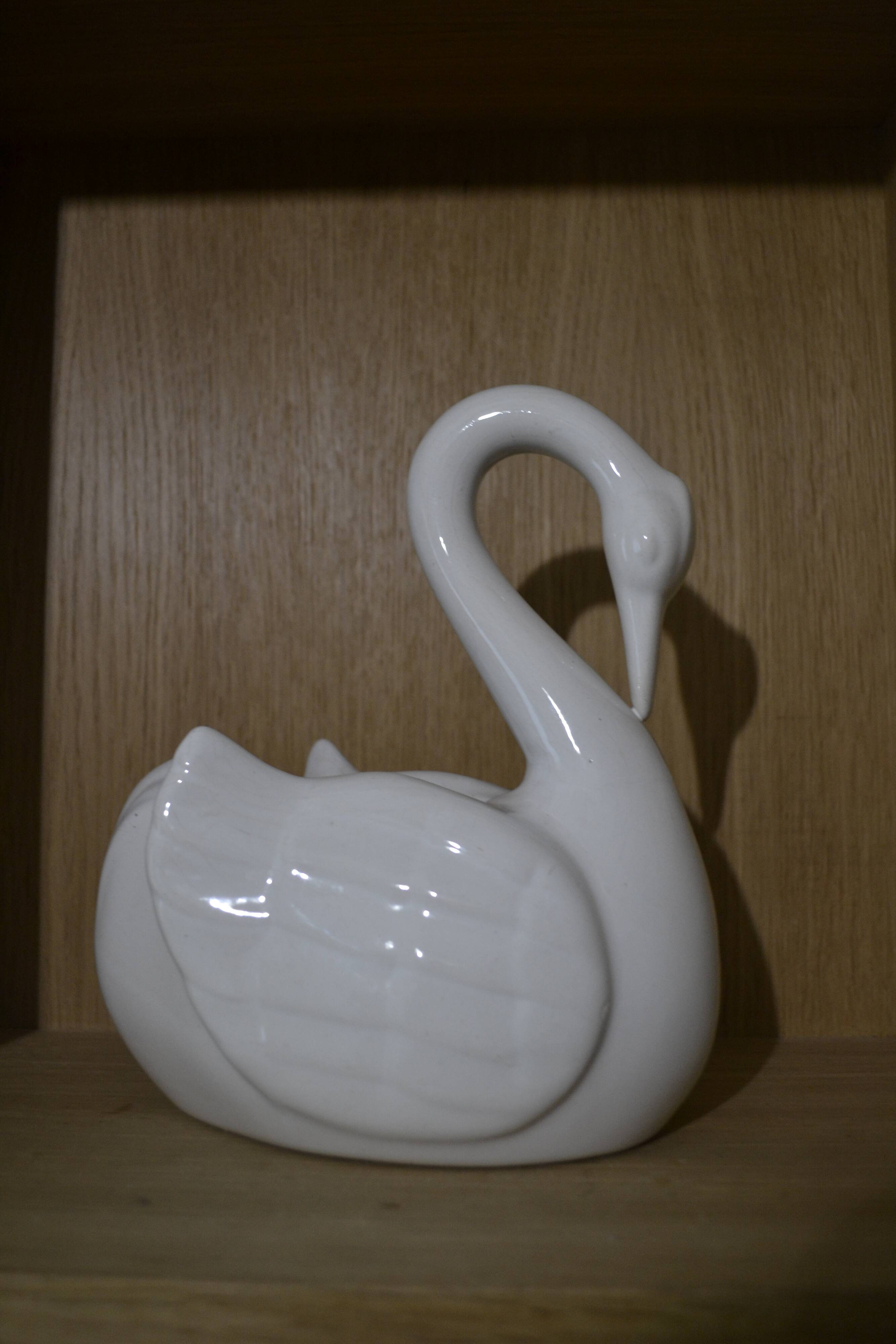 Swan flowerpot