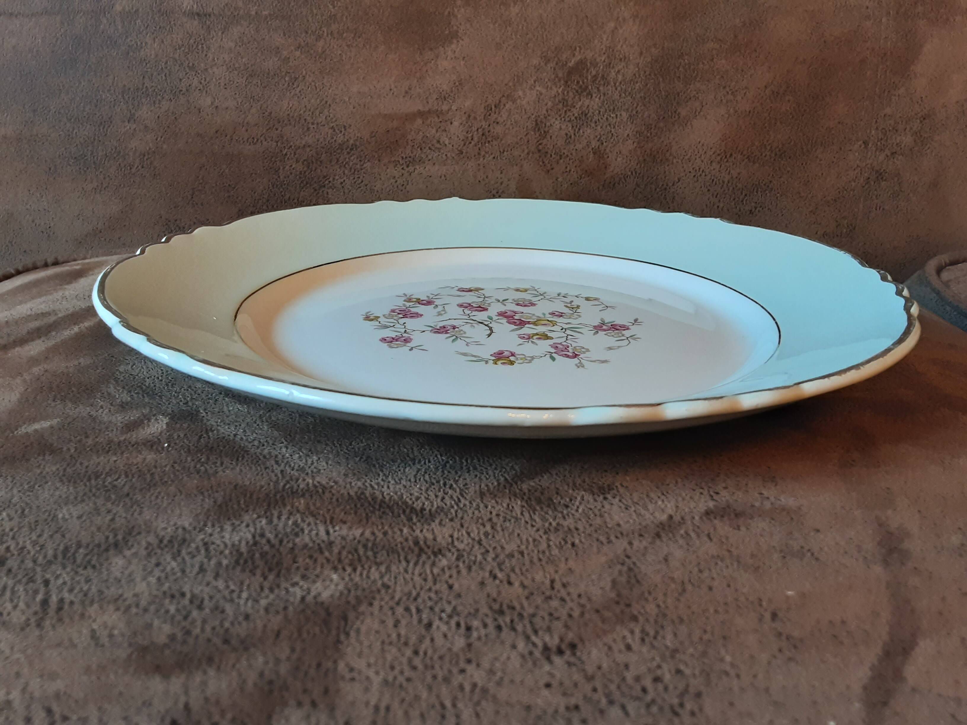 Round hollow dish Moulin des loups and Hamage