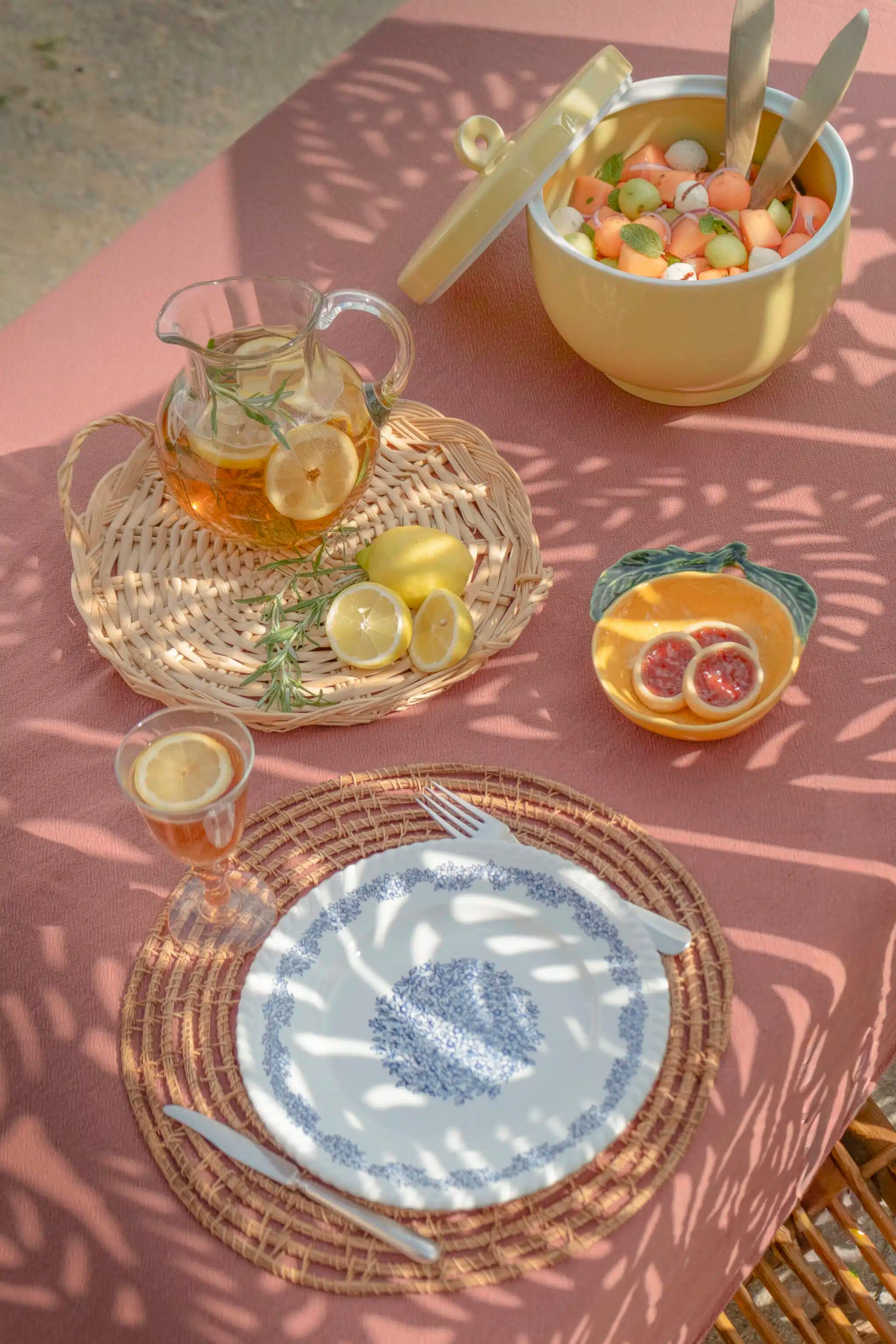 White glass jug "Lison"