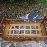 Oak crib, compass feet