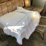 White dive tabletop