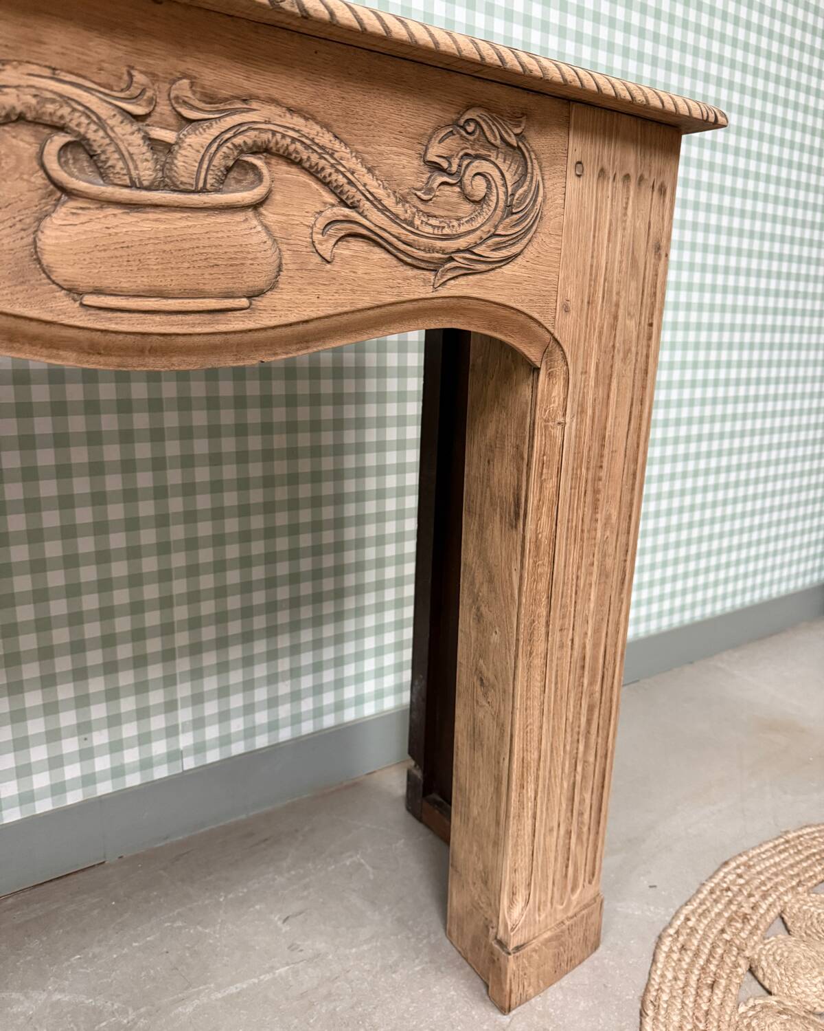 Fireplace mantel (sanded)