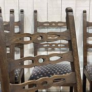 Suite de 6 chaises anglaises 19ème en chêne