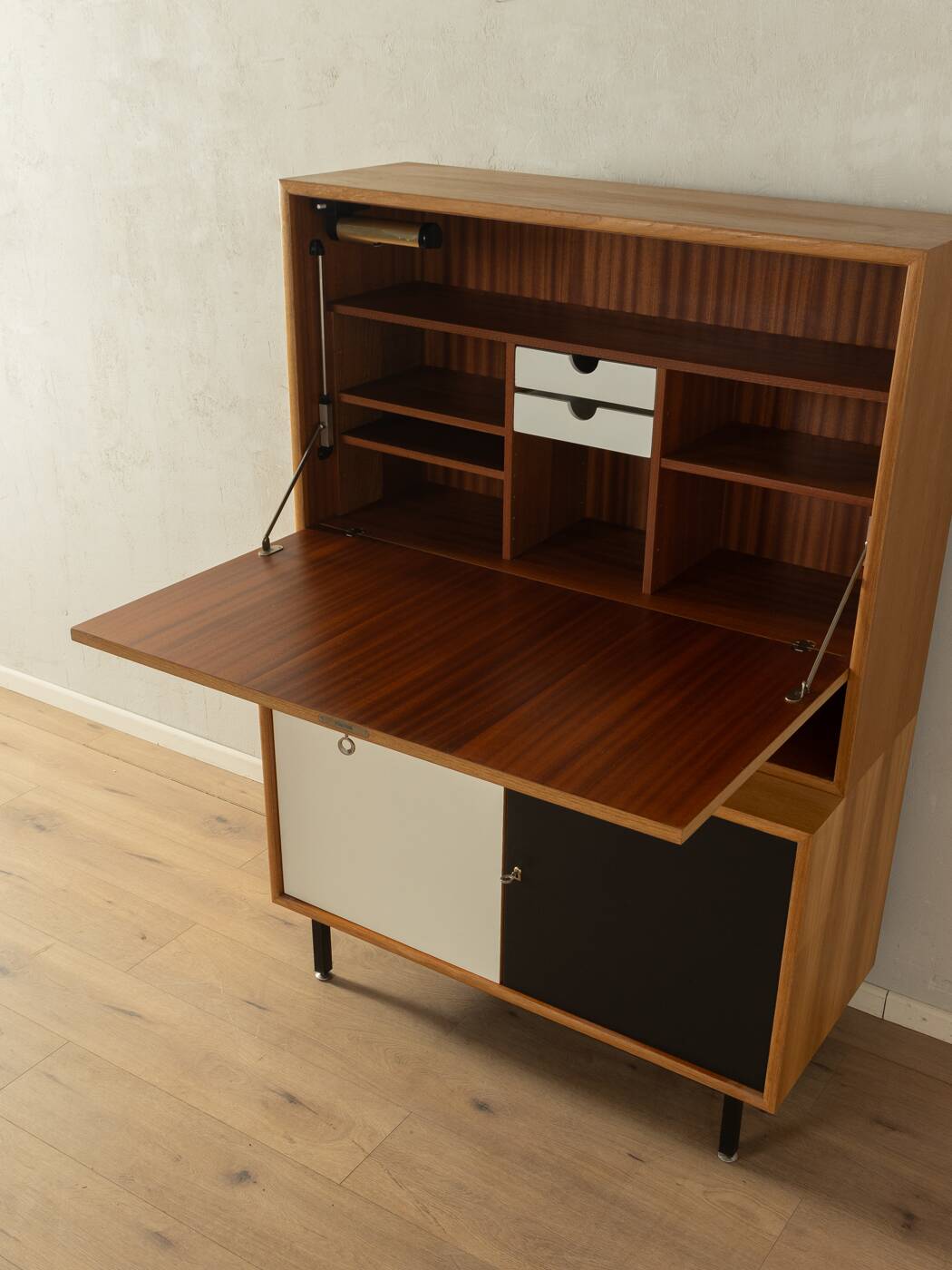 19602 Dresser, WK Möbel