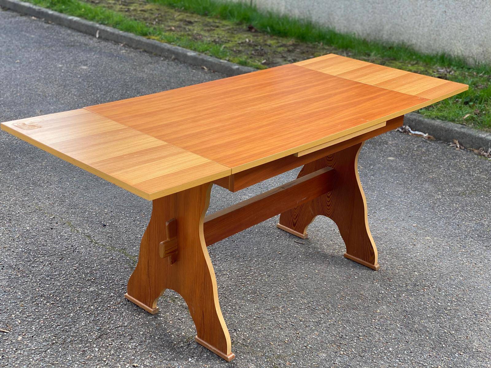 Extendable wooden farmhouse kitchen table 170cm