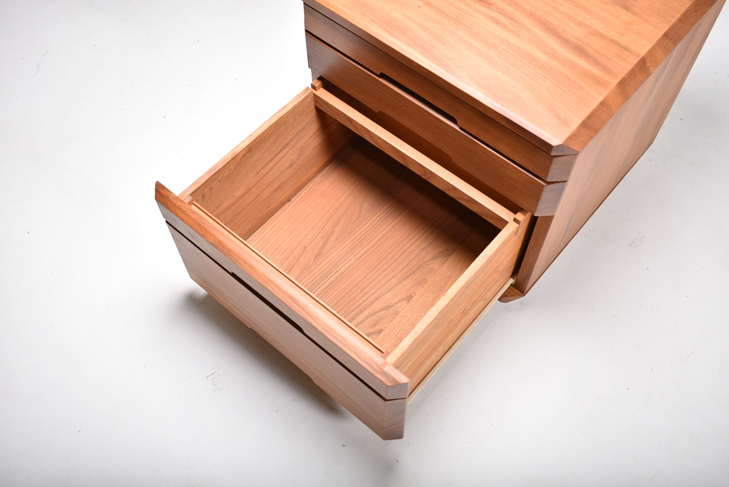 Desk B40 by Pierre Chapo